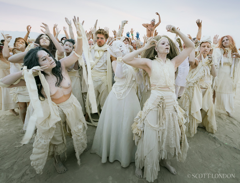 Bad Unkl Sista, Vessel, and other performance groups honor the late artist Pepe Ozan with an improvisational butoh at Burning Man 2013 (Photo by Scott London)
