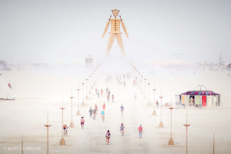 Road to the Man at Burning Man 2014 (Photo by Scott London)