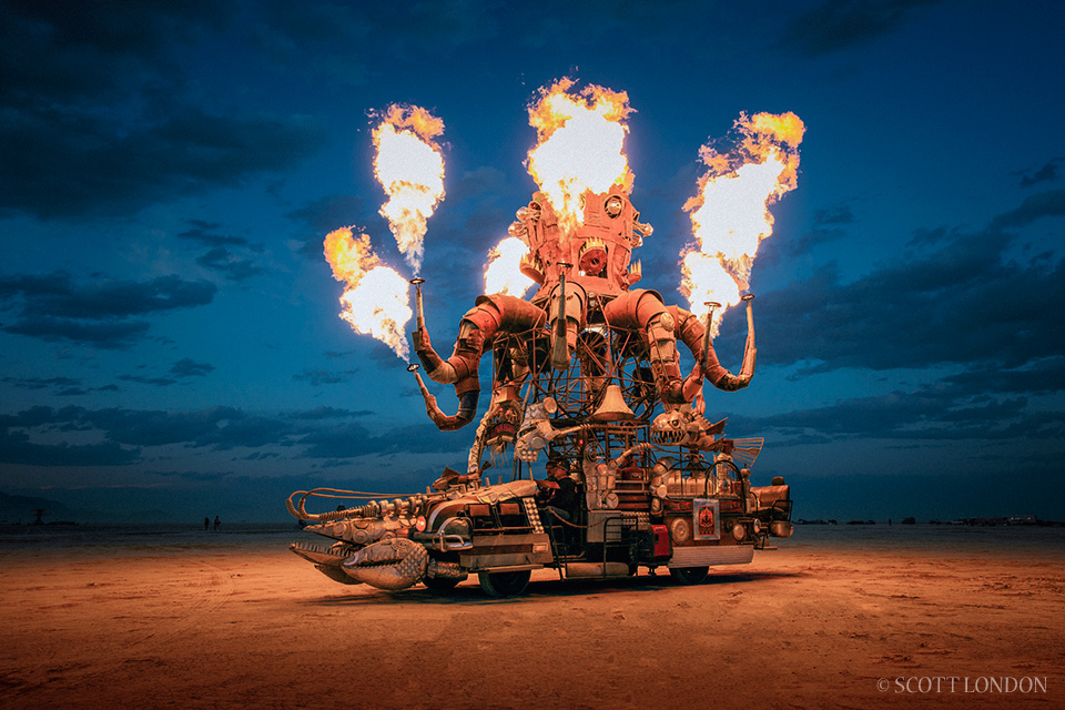 El Pulpo Mecanico at Burning Man 2014 (Photo by Scott London)