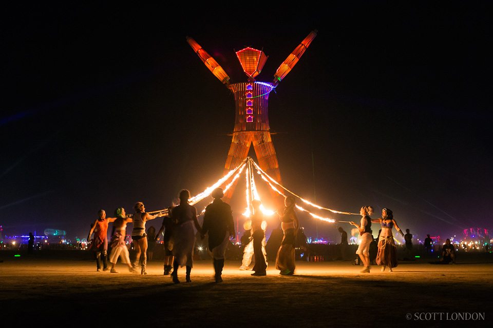 The Northwest Fire Conclave fired up a maypole before the man went up at Burning Man 2014 (Photo by Scott London)