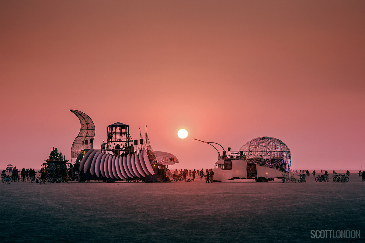 Art Cars at the Trash Fence (Photo by Scott London)